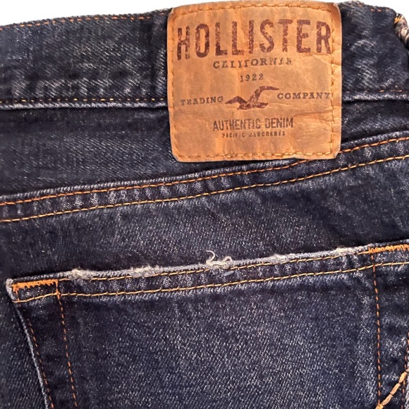 HOLLISTER jeans. NWOT. Straight legged. - Picture 4 of 4